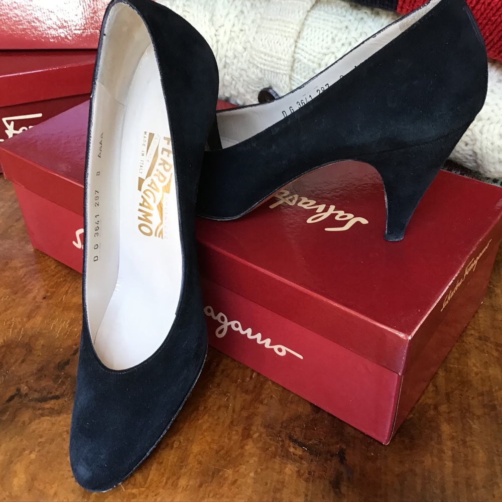 Vintage Salvatore Ferragamo Black Suede Shoes 8AAAA